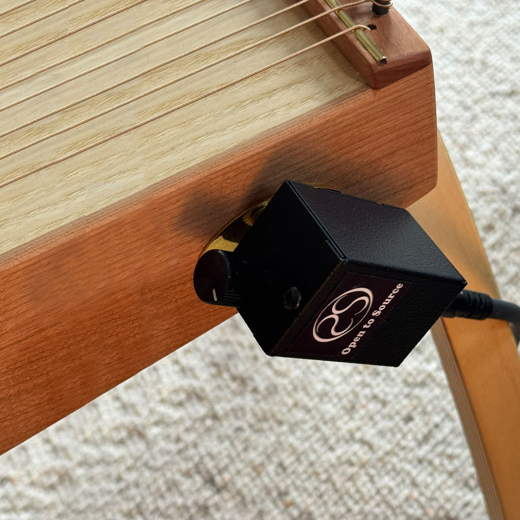 Built-in pickup for the Monolina Monochord, with preamp