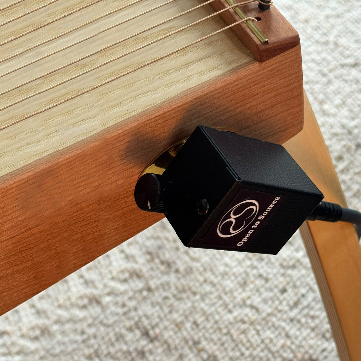 Eingebauter Tonabnehmer für Monolina XL Monochord, mit Vorverstärker